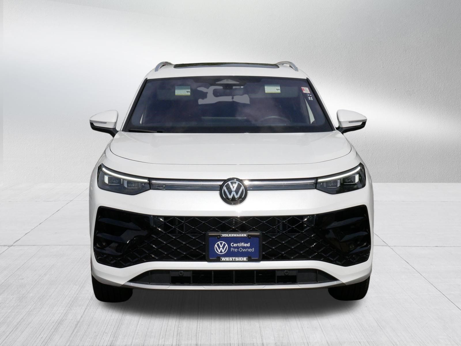 Certified 2026 Volkswagen Tiguan SEL R-Line AWD/4WD image 2