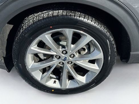 Certified 2021 Ford Explorer Platinum w/ Equipment Group 601A image 35