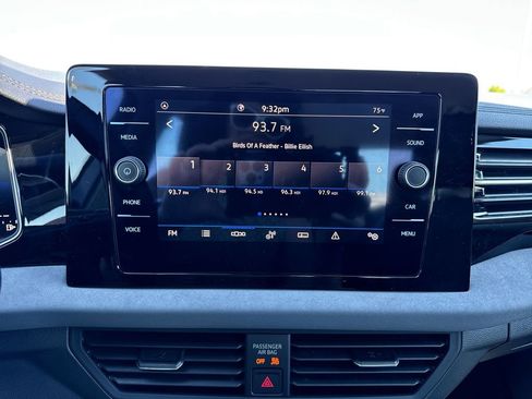 Used 2025 Volkswagen Jetta SE FWD image 16
