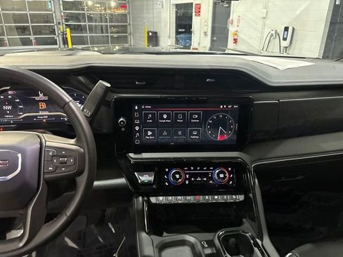 Used 2024 GMC Sierra 2500 AT4X AWD/4WD image 22
