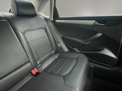 Used 2012 Volkswagen Passat TDI SE FWD image 27
