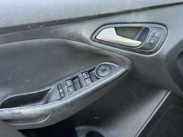 Used 2017 Ford Focus SE FWD image 20