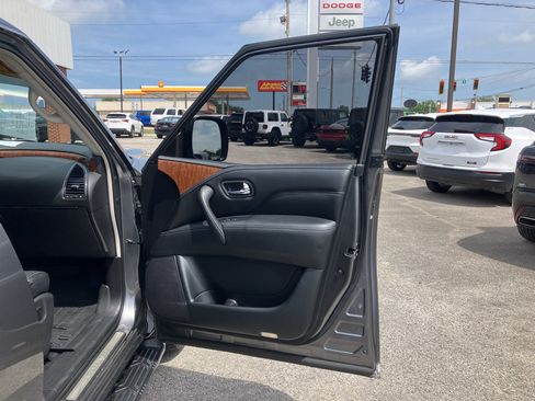 Used 2019 INFINITI QX80 Luxe RWD image 18
