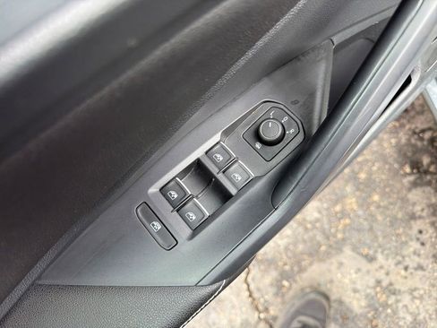 Used 2025 Volkswagen Jetta S image 19