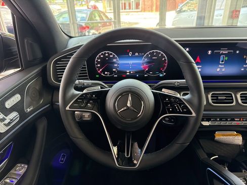 Certified 2025 Mercedes-Benz GLS 450 4MATIC image 19