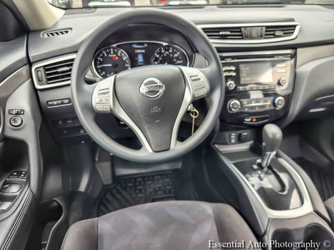 Used 2015 Nissan Rogue S AWD/4WD image 10