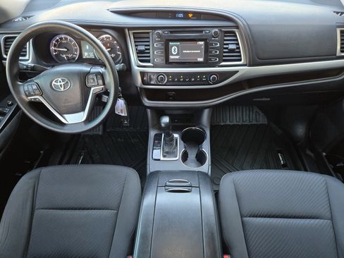 Used 2016 Toyota Highlander LE image 20