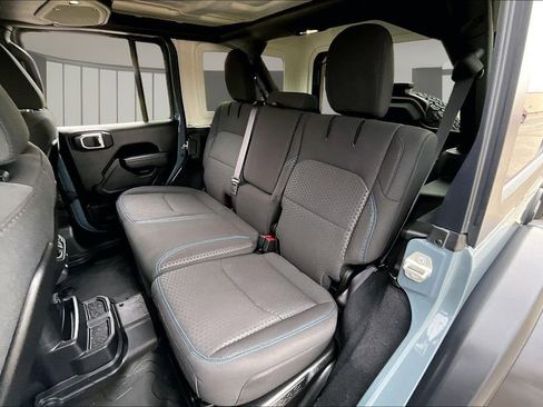 Used 2024 Jeep Wrangler Unlimited Rubicon 4xe w/ Convenience Group AWD/4WD image 27