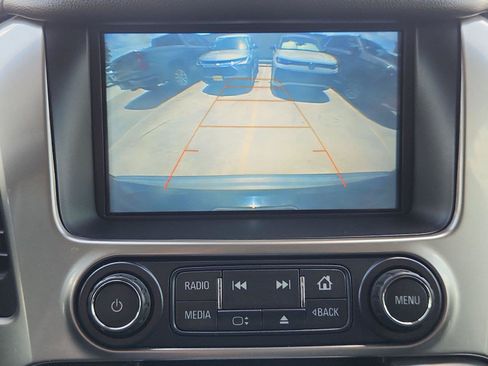 Used 2019 Chevrolet Tahoe LT w/ Luxury Package AWD/4WD image 15