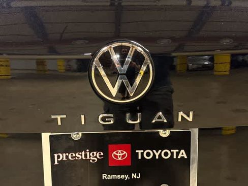 Used 2022 Volkswagen Tiguan SE R-Line AWD/4WD image 26