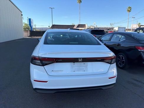 Used 2023 Honda Accord EX image 9