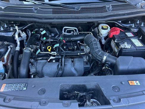 Used 2019 Ford Explorer XLT image 30