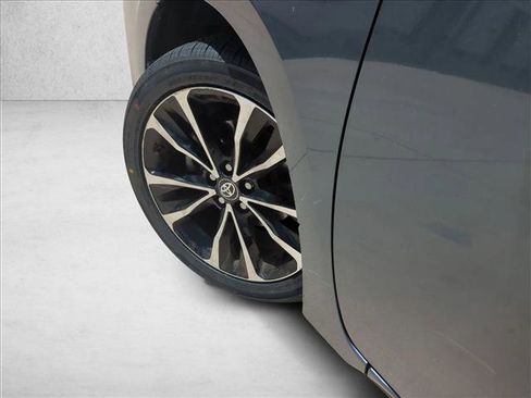 Certified 2019 Toyota Corolla SE FWD image 10
