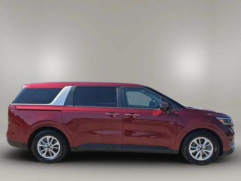 Used 2023 Kia Carnival LX w/ Paint Protection Package FWD image 9