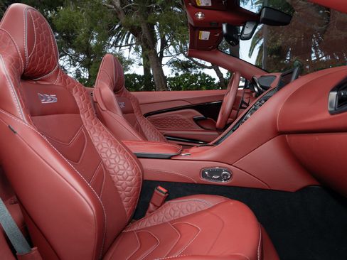 Used 2021 Aston Martin DBS Superleggera Volante image 23