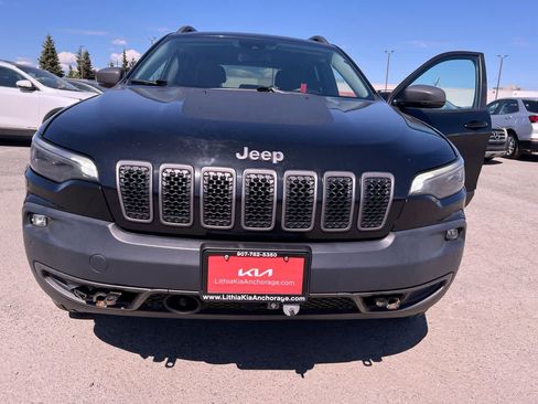 Used 2020 Jeep Cherokee Trailhawk w/ Technology Group AWD/4WD image 29