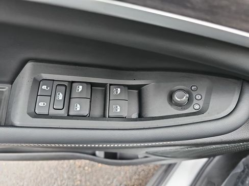 New 2025 Jeep Grand Cherokee L Limited image 29