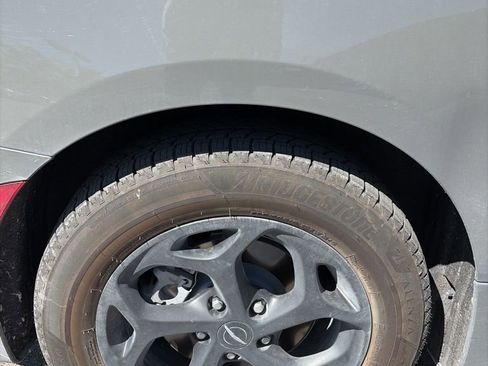 Used 2021 Chrysler Pacifica Limited w/ S Appearance Package image 14