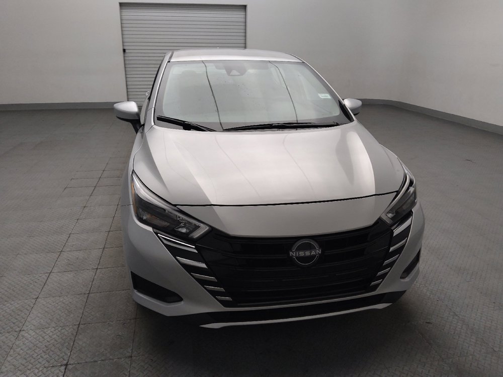Used 2025 Nissan Versa SV FWD image 14