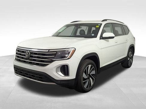 Used 2024 Volkswagen Atlas SE image 2