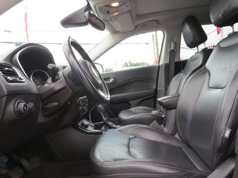 Used 2018 Jeep Compass Limited w/ Navigation Group AWD/4WD image 15