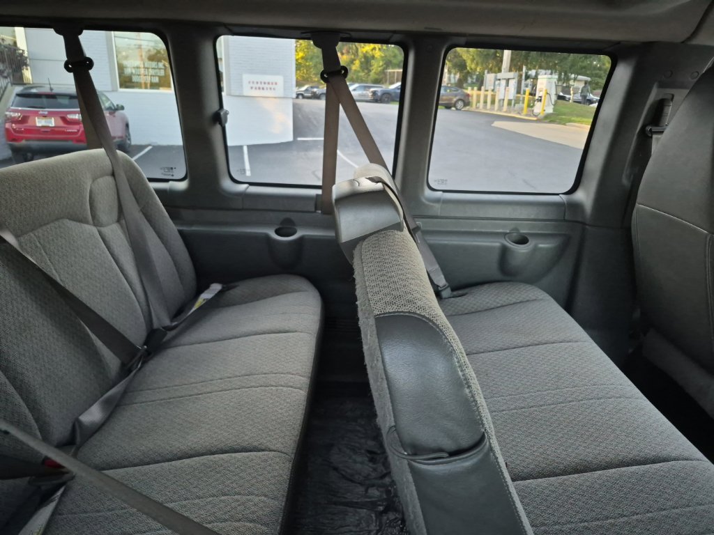 Used 2024 Chevrolet Express 3500 LT w/ LT Preferred Equipment Group RWD image 7
