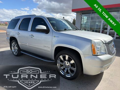 Used 2011 GMC Yukon Denali AWD/4WD image 1