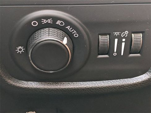 Certified 2025 Jeep Grand Cherokee Laredo image 18