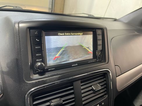 Used 2017 Dodge Grand Caravan GT image 28