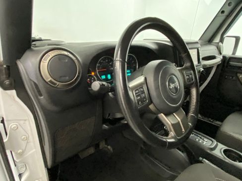 Used 2018 Jeep Wrangler Unlimited Sport AWD/4WD image 29