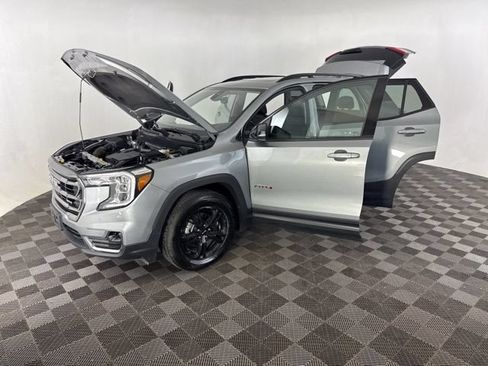 Used 2023 GMC Terrain AT4 w/ Tech Package AWD/4WD image 12