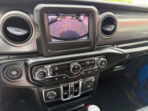 Used 2021 Jeep Wrangler Unlimited Sport AWD/4WD image 18