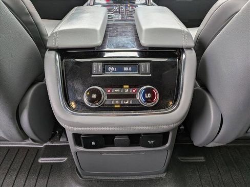 Used 2021 Lincoln Navigator Reserve w/ Luxury Package image 19