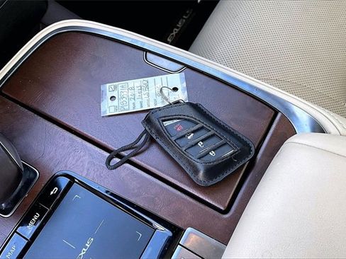Used 2018 Lexus LS 500 w/ Accessory Package (Z2) image 9