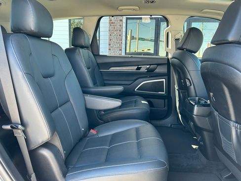Used 2022 Kia Telluride EX w/ EX Premium Package image 35