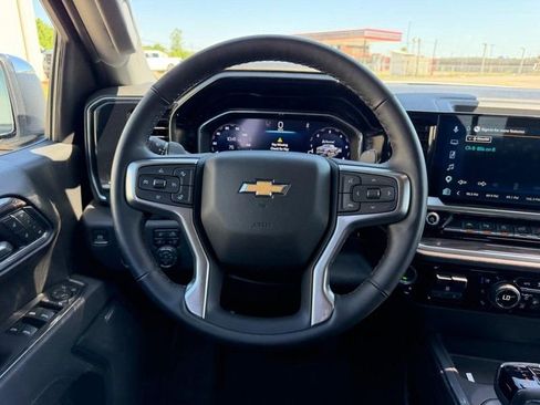 Used 2025 Chevrolet Silverado 1500 LTZ w/ LTZ Premium Package AWD/4WD image 9
