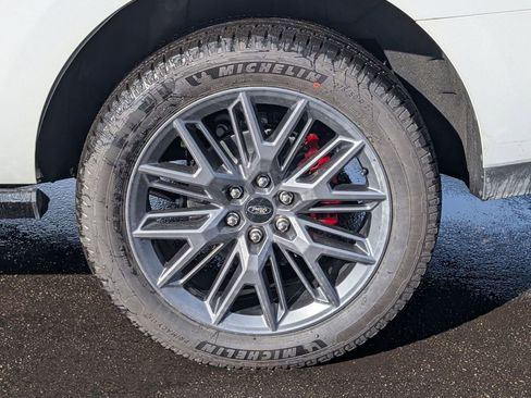 New 2025 Ford Expedition Platinum w/ Stealth Performance Package image 17