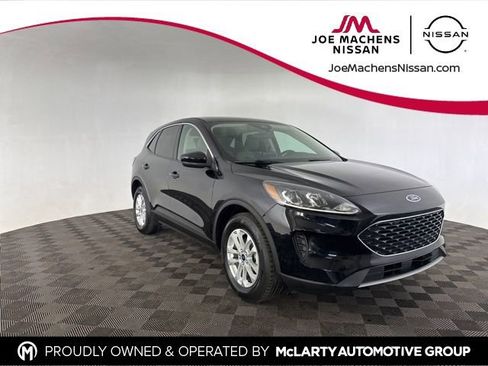 Used 2020 Ford Escape SE image 1