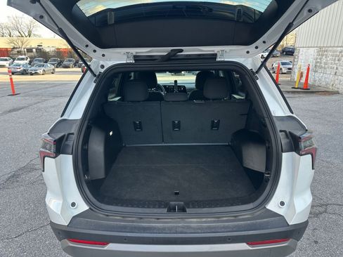 Used 2025 Chevrolet Equinox LT image 30
