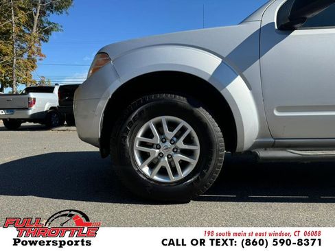 Used 2014 Nissan Frontier SV image 24