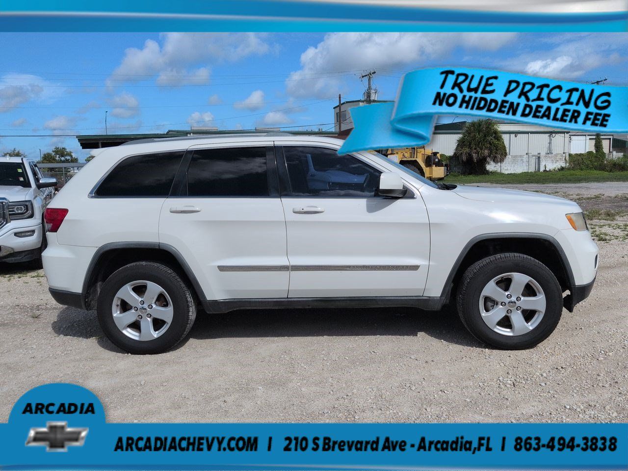 Used 2012 Jeep Grand Cherokee Laredo RWD image 3