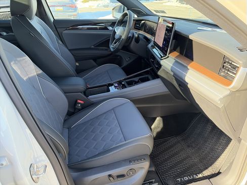 Used 2026 Volkswagen Tiguan SEL R-Line image 23