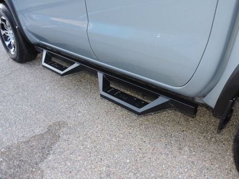 Used 2022 Nissan Frontier Pro-X RWD image 24