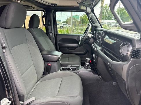 Used 2022 Jeep Gladiator Sport AWD/4WD image 18