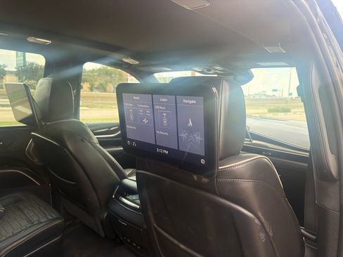 Used 2021 Cadillac Escalade ESV Sport Platinum AWD/4WD image 9