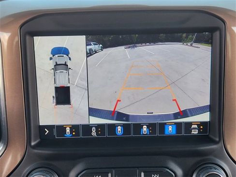 Used 2023 Chevrolet Silverado 2500 High Country w/ Safety Package II image 19