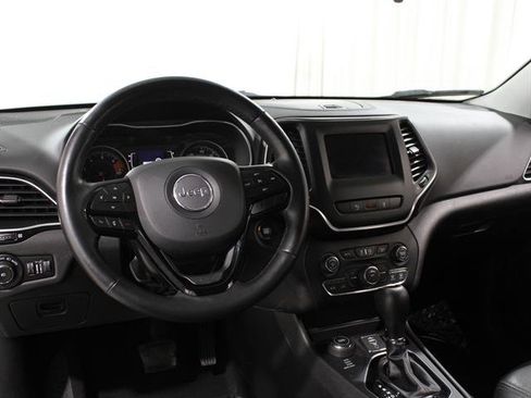 Used 2021 Jeep Cherokee Latitude Plus image 8