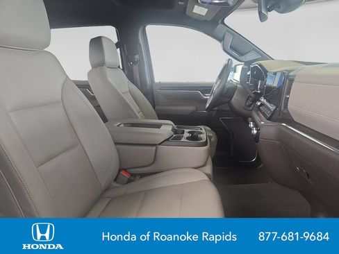 Used 2025 GMC Sierra 1500 SLT RWD image 17