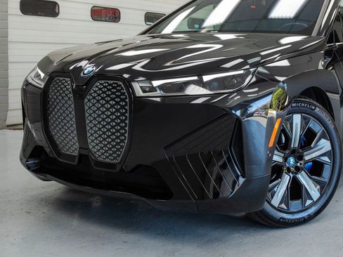 Used 2023 BMW iX xDrive50 w/ Premium Package image 13