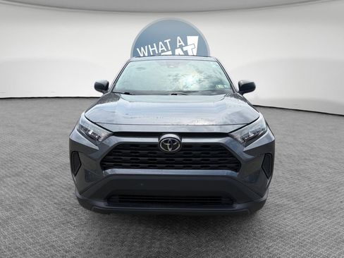 Used 2022 Toyota RAV4 LE image 9